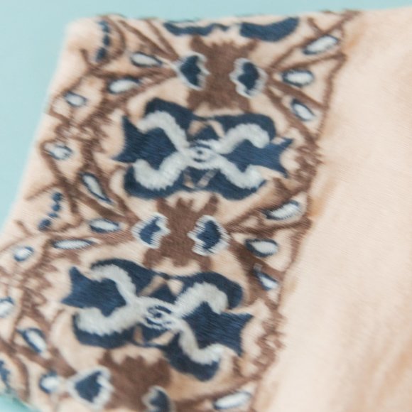 Anthropologie Korovilas Yulia Creamy Thick Knit Embroidered Mini Dress Sz 2P - Picture 4 of 11